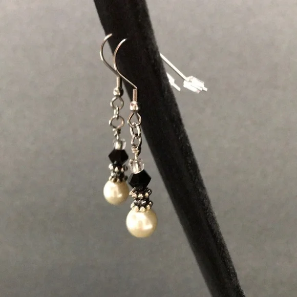 HANDCRAFTED EARRINGS—FISHHOOK DANGLES—Black Bicone/Wht Bead/Silvertone Findings - Picture 5 of 8
